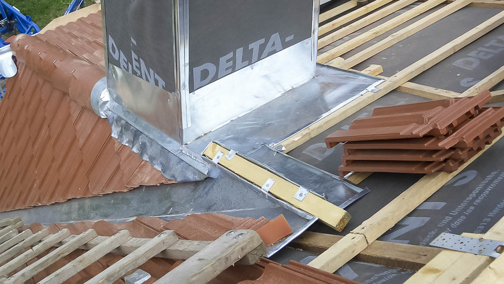 Dachklempnerei Stehfalz-Blechdach aus Kupfer